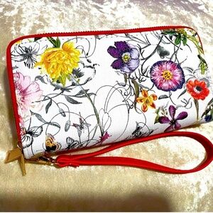 Floral wristlet